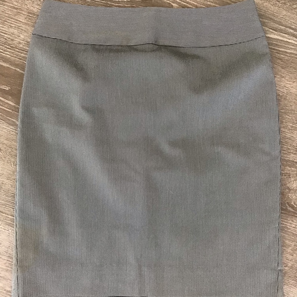 Black and white pencil skirt